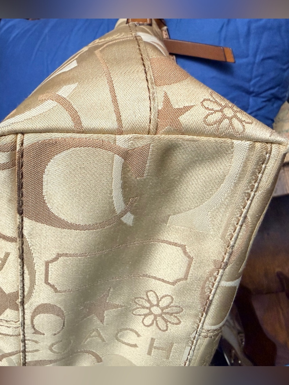 Coach Sara Shoulder Bag - Picture 14 of 16